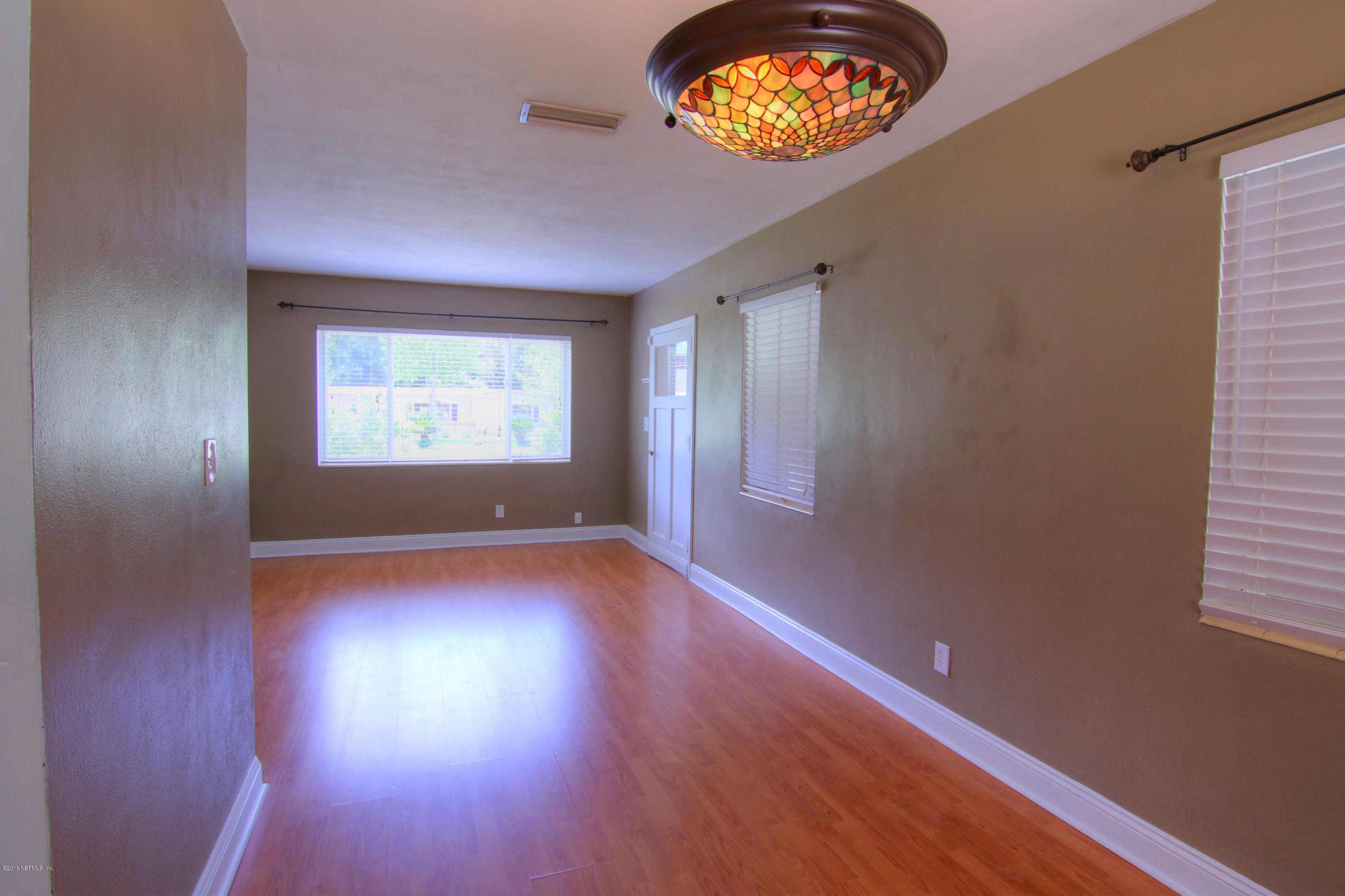 307 Brunswick Road Jacksonville, FL 32216 - Photo 3 of 11 Living/dining combo