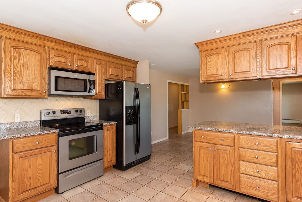 76 Maple Street Rochester, NH 03867 - Photo 12 of 40 Gallery Image 12