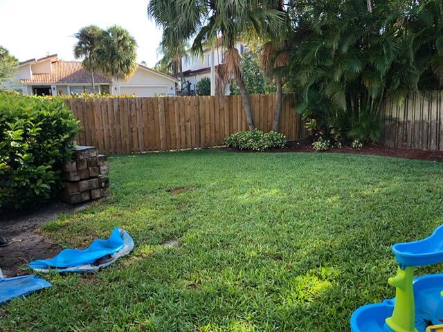7508 Chester Terrace Boca Raton, FL 33433 - Photo 15 of 15 the yard