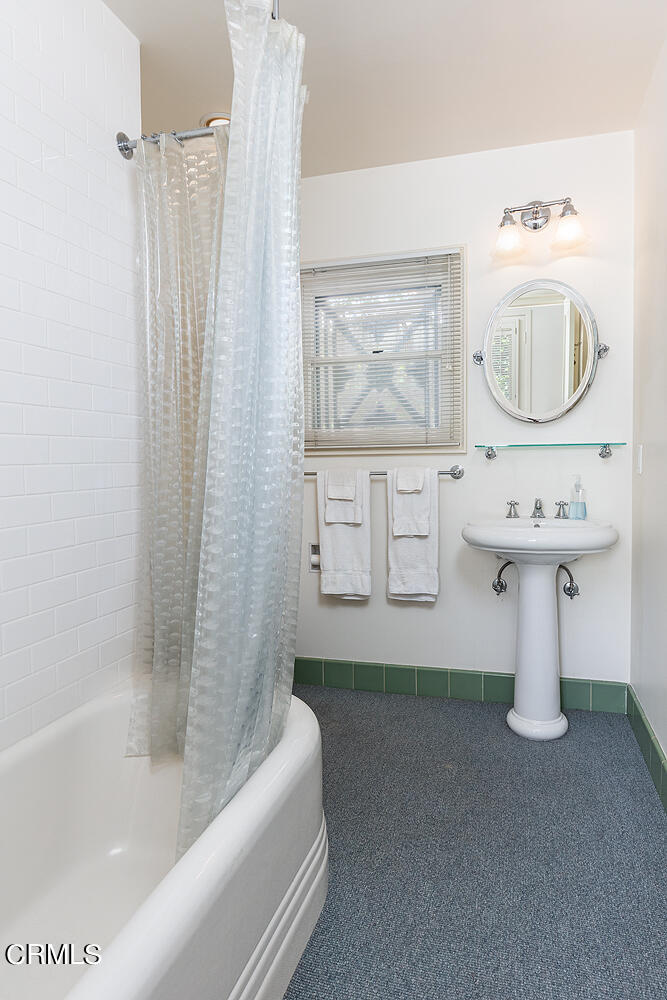 658 Chaucer Road San Marino, CA 91108 - Photo 20 of 39 a bathroom with a sink toilet and bathtub