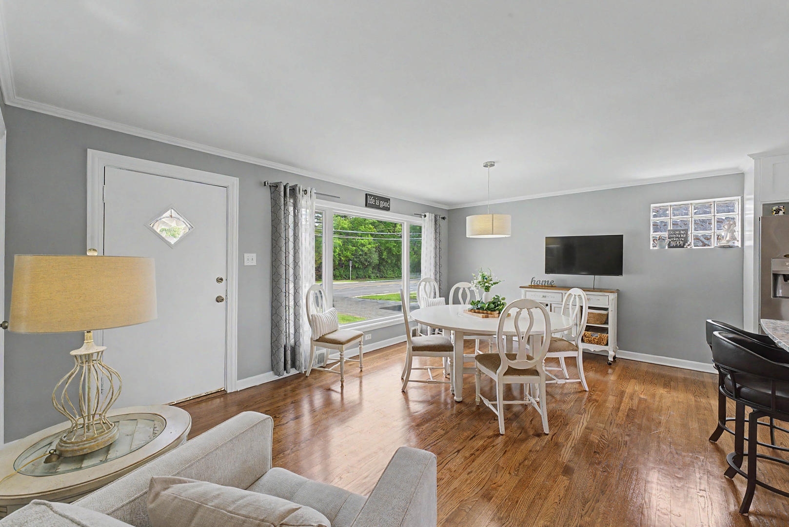 2531 Glenview Road Glenview, IL 60025 - Photo 4 of 24