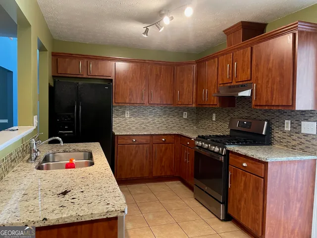 $2,400 | 6190 Glacier Run, Norcross, GA 30093