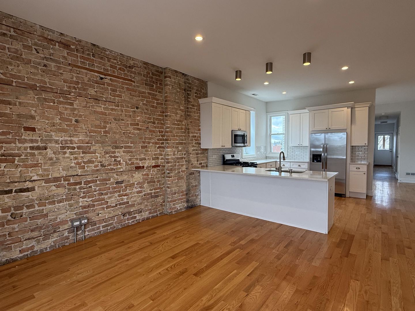 965 West 18th Street Chicago, IL 60608 - Photo 18 of 38