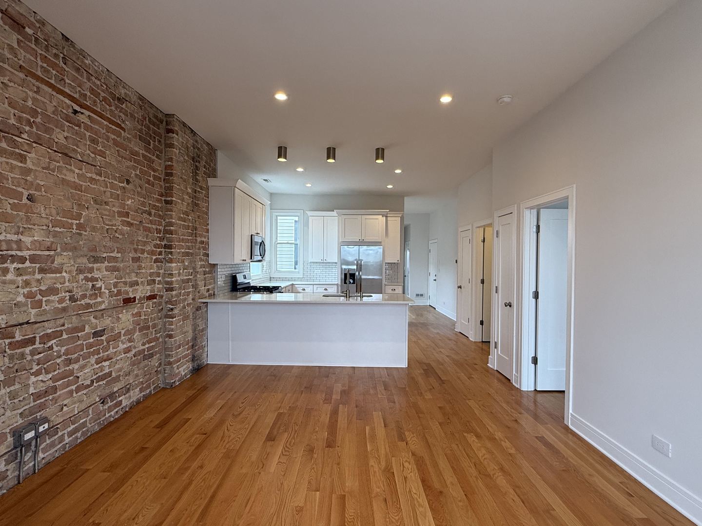 965 West 18th Street Chicago, IL 60608 - Photo 19 of 38