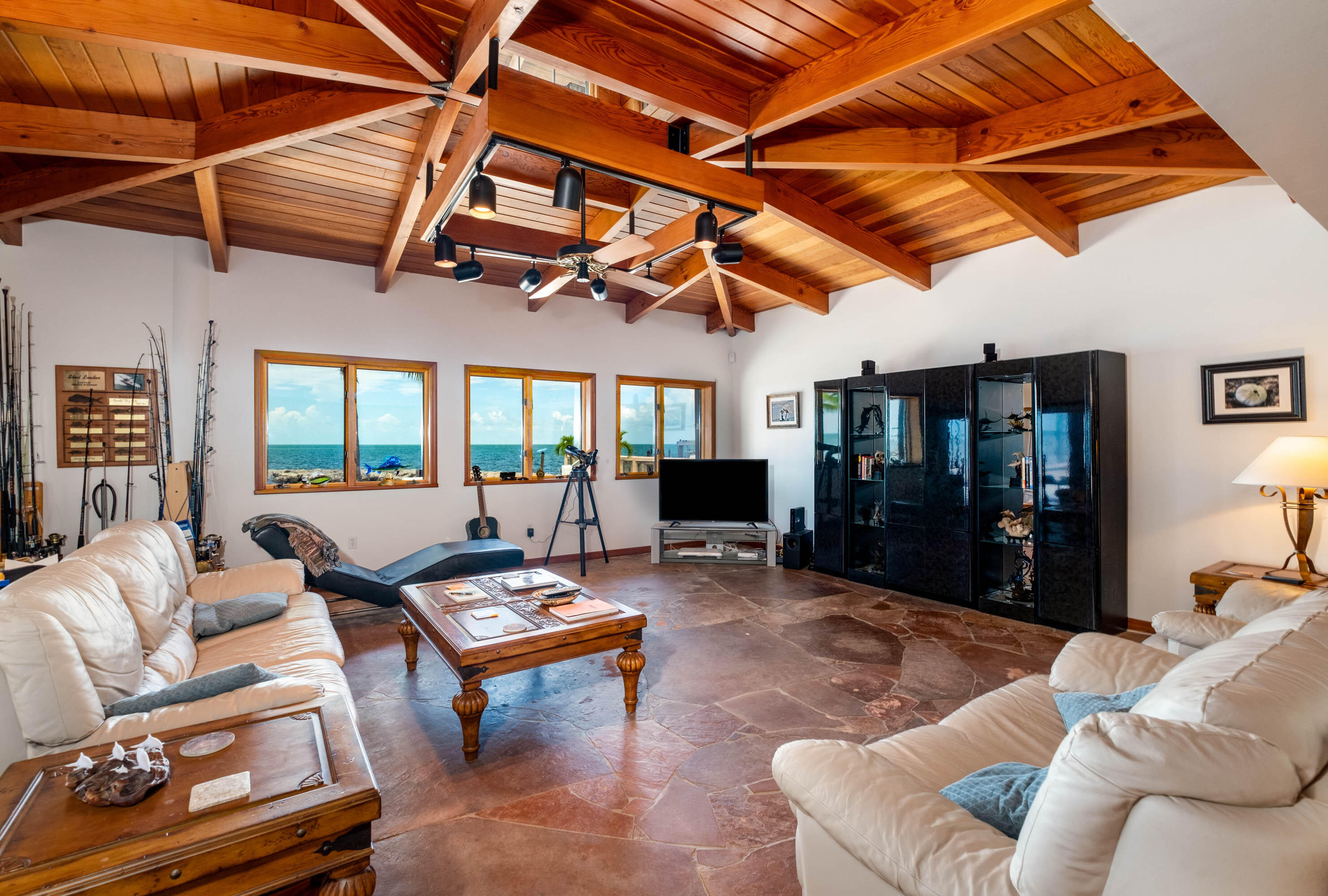 57121 Morton Street Marathon, FL 33050 - Photo 19 of 66 Living Room