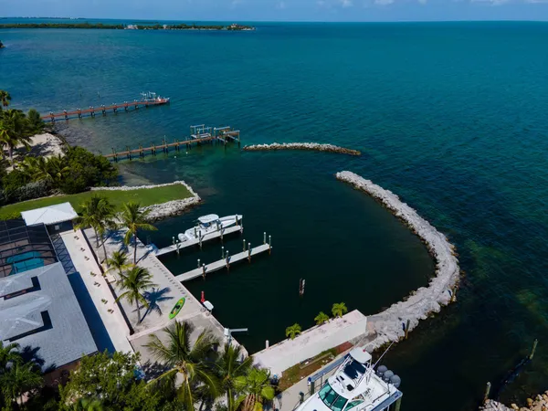 $6,950,000 | 57121 Morton Street, Marathon, FL 33050