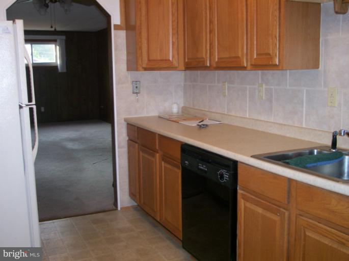 2920 Edgewood Road Bryans Road, MD 20616 - Photo 5 of 18 Kitchen