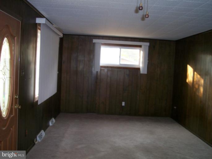 2920 Edgewood Road Bryans Road, MD 20616 - Photo 7 of 18 Living Room