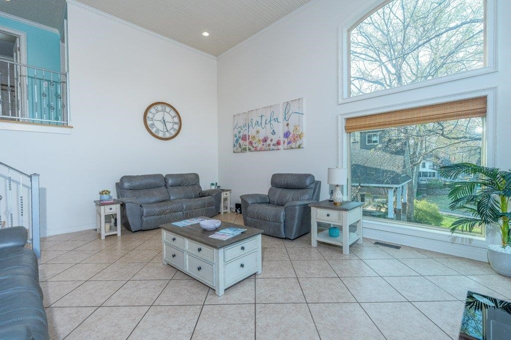 331 Carson Road Muscle Shoals, AL 35661 - Photo 18 of 38 a living room with furniture and a large window