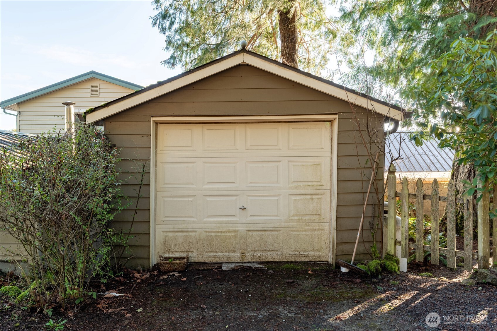 791 Seal Rock Road Brinnon, WA 98320 - Photo 26 of 36