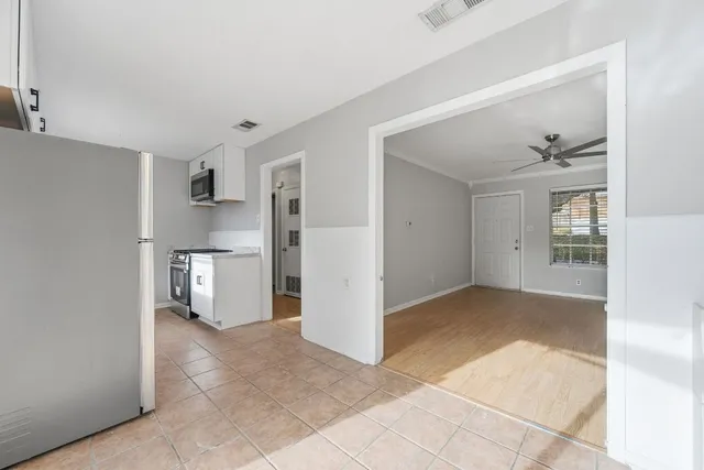 $2,595 | 3007 Kinney Avenue, Austin, TX 78704