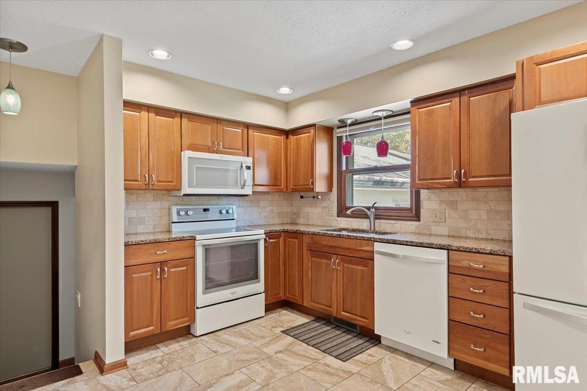 3108 Rutgers Drive Springfield, IL 62704 - Photo 11 of 42