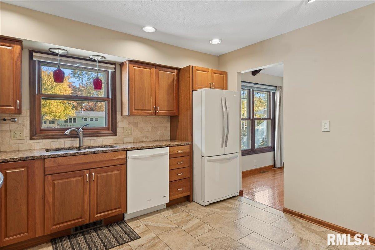 3108 Rutgers Drive Springfield, IL 62704 - Photo 12 of 42