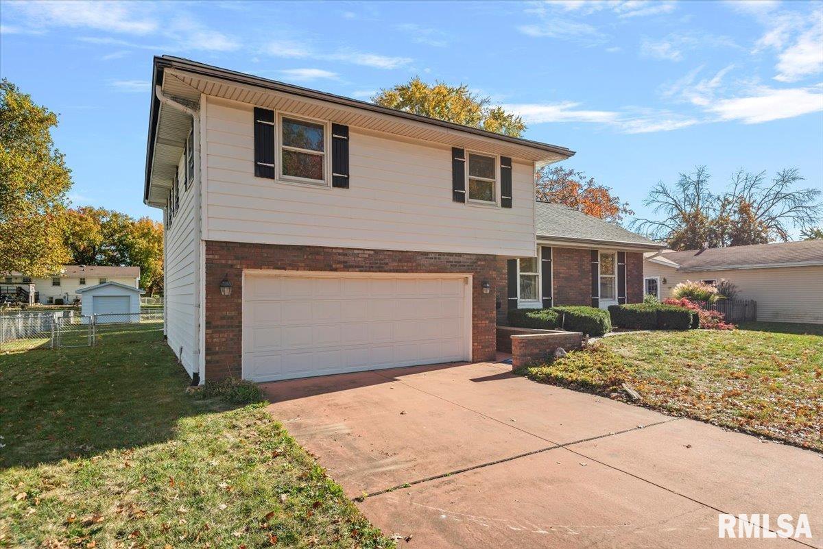 3108 Rutgers Drive Springfield, IL 62704 - Photo 3 of 42