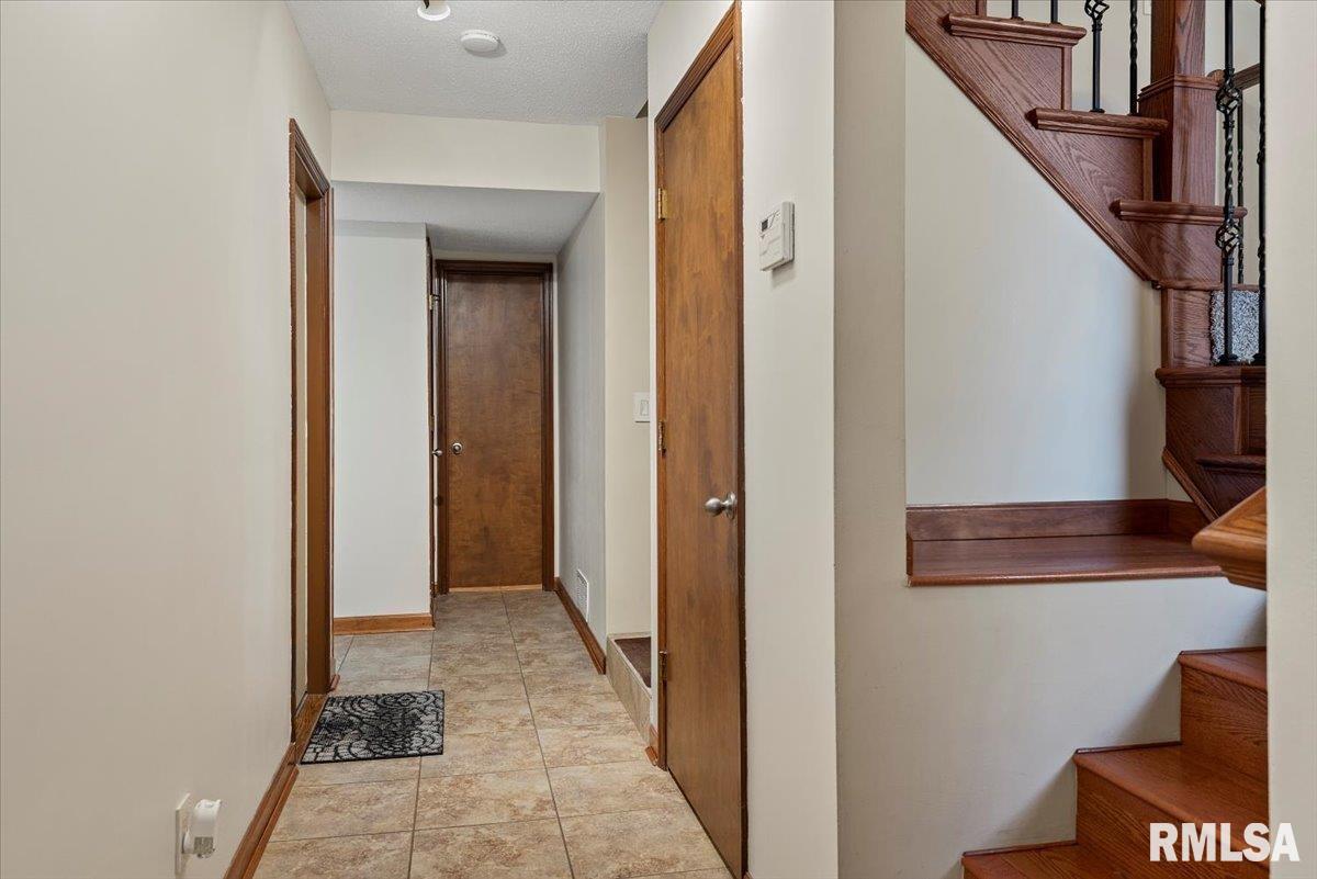 3108 Rutgers Drive Springfield, IL 62704 - Photo 4 of 42