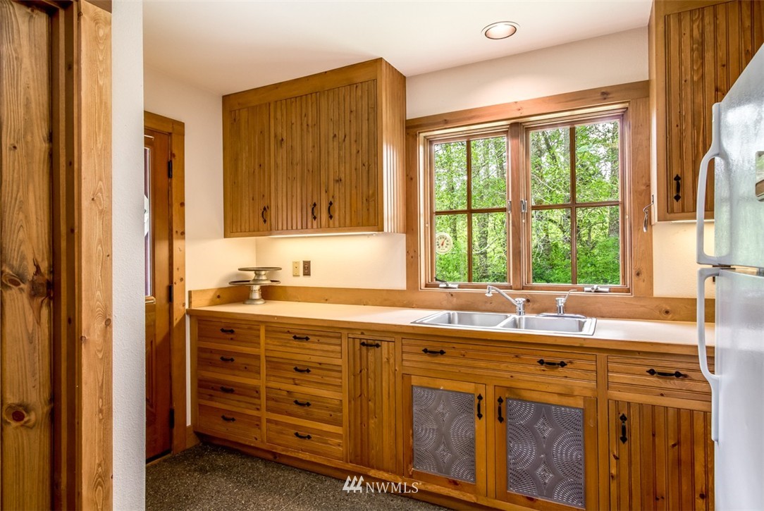 12600 Miller Road Northeast Bainbridge Island, WA 98110 - Photo 12 of 25 Gallery Image 12