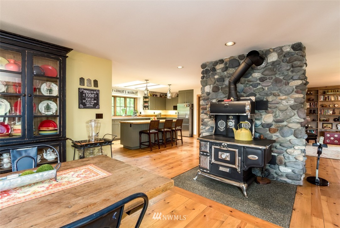 12600 Miller Road Northeast Bainbridge Island, WA 98110 - Photo 15 of 25 Gallery Image 15