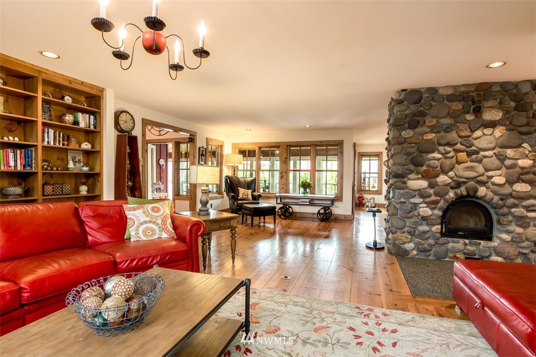 12600 Miller Road Northeast Bainbridge Island, WA 98110 - Photo 16 of 25 Gallery Image 16