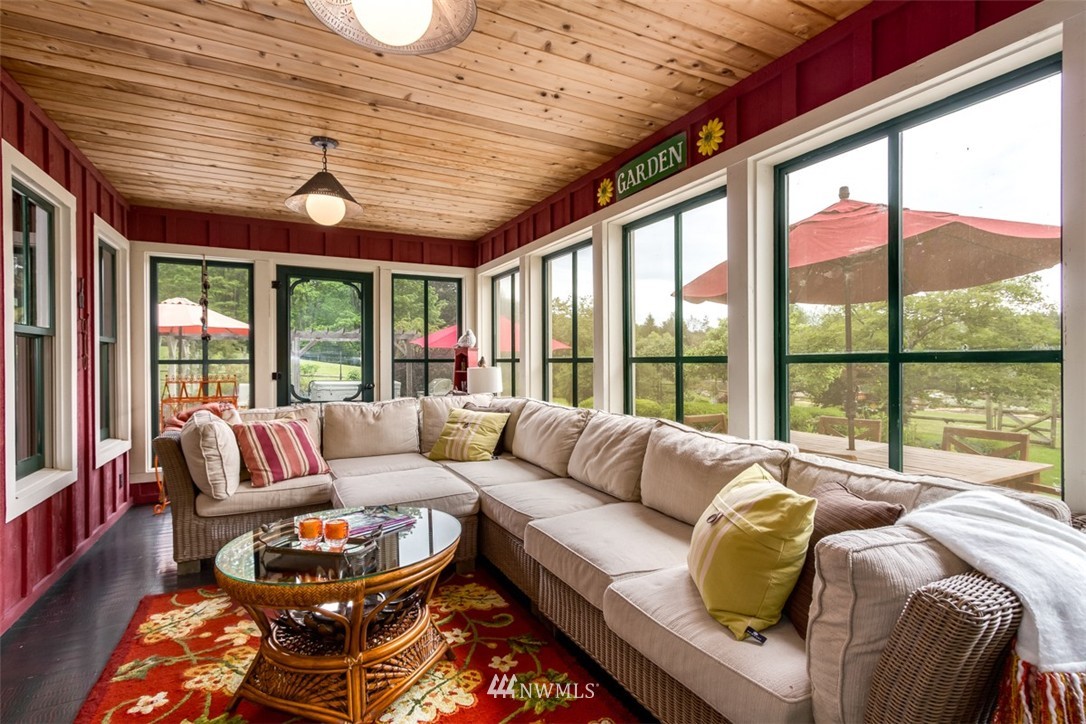 12600 Miller Road Northeast Bainbridge Island, WA 98110 - Photo 19 of 25 Gallery Image 19