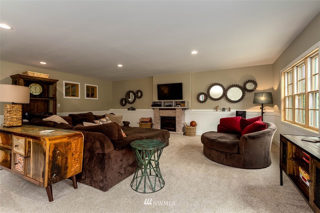 12600 Miller Road Northeast Bainbridge Island, WA 98110 - Photo 20 of 25 Gallery Image 20