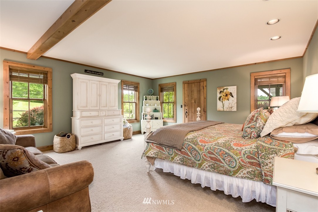 12600 Miller Road Northeast Bainbridge Island, WA 98110 - Photo 22 of 25 Gallery Image 22