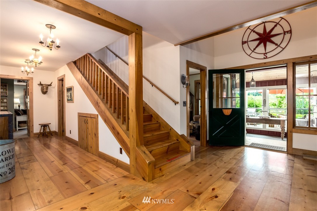 12600 Miller Road Northeast Bainbridge Island, WA 98110 - Photo 9 of 25 Gallery Image 9