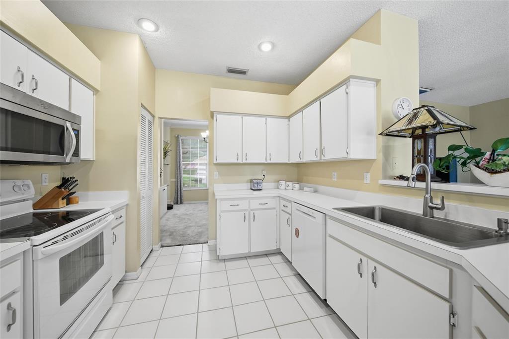 4941 Willow Ridge Terrace Valrico, FL 33596 - Photo 17 of 50