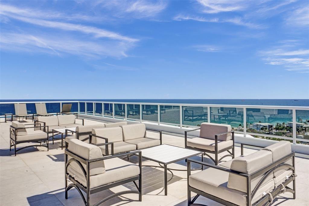 2841 North Ocean Boulevard, Unit 1508 Fort Lauderdale, FL 33308 - Photo 27 of 31 a roof view with sitting space and garden view