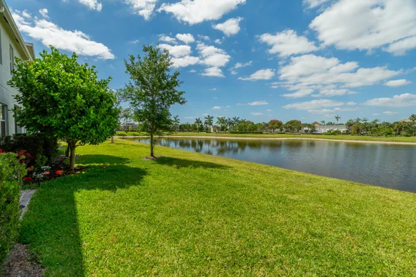 $3,400 | 8618 Via Mar Lake, Lake Worth, FL 33467
