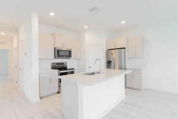 $3,400 | 8618 Via Mar Lake, Lake Worth, FL 33467