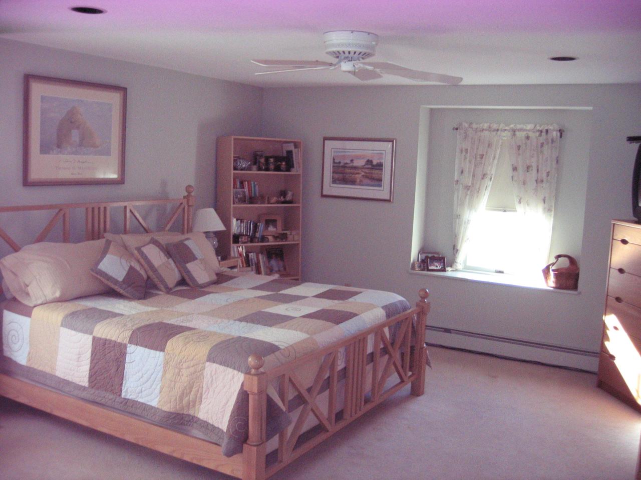 81 Stonehenge Road Pittsfield, MA 01201 - Photo 4 of 10 master bedroom