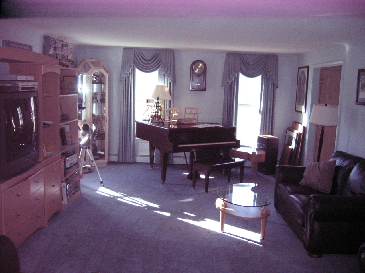 81 Stonehenge Road Pittsfield, MA 01201 - Photo 5 of 10 living room