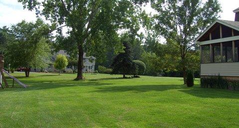81 Stonehenge Road Pittsfield, MA 01201 - Photo 7 of 10 back yard