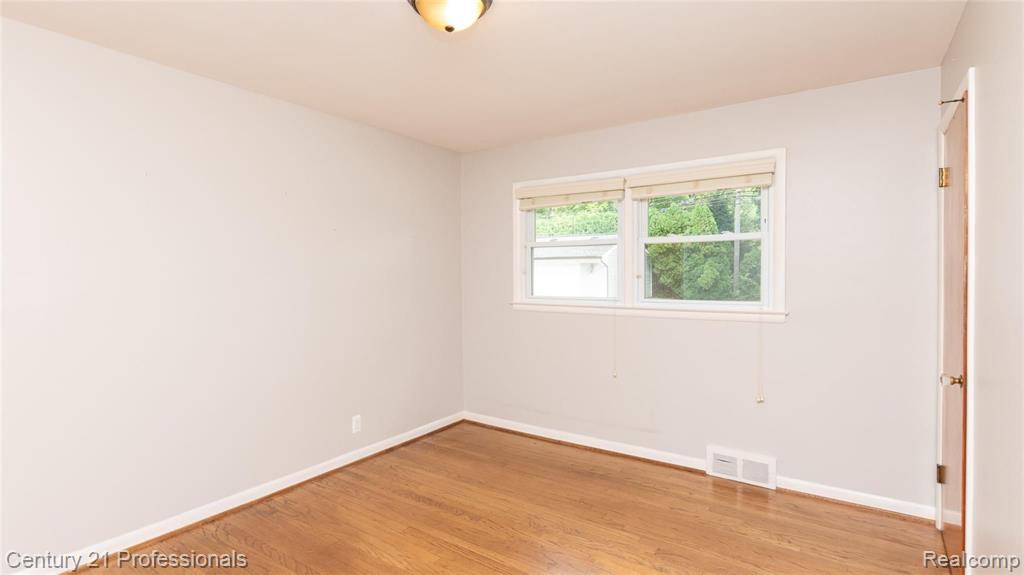 2401 Derby Road Troy, MI 48084 - Photo 16 of 25