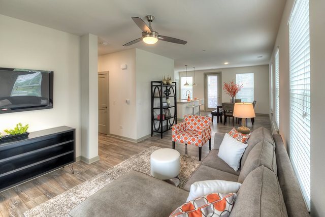 668 East Algonquin Road, Unit 6102 Schaumburg, IL 60173 - Photo 2 of 27