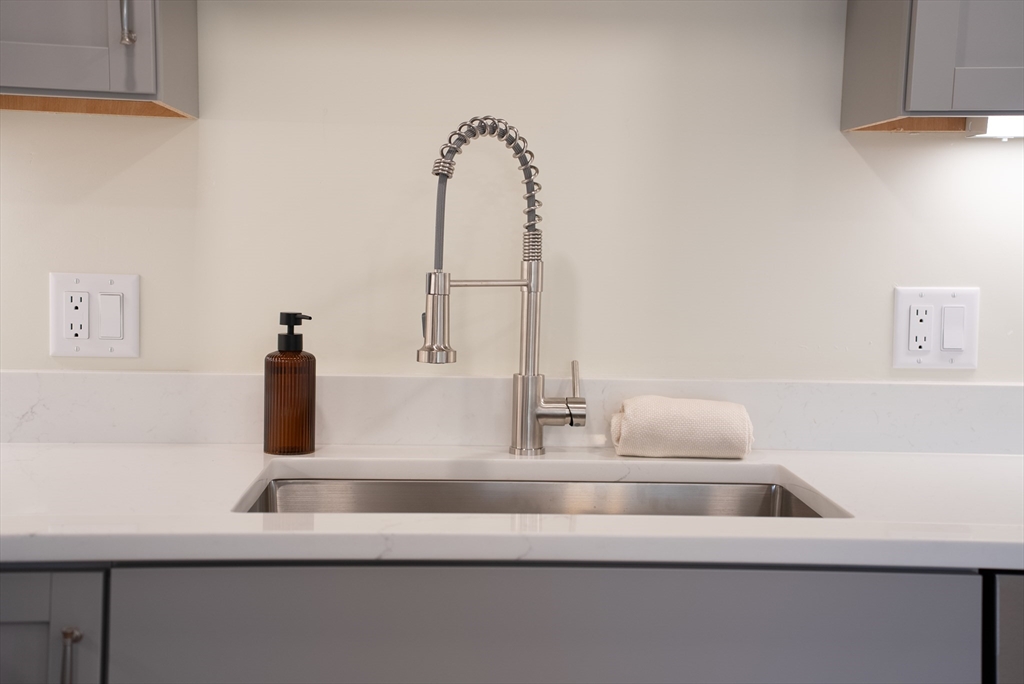 157 State Street New Bedford, MA 02740 - Photo 3 of 29