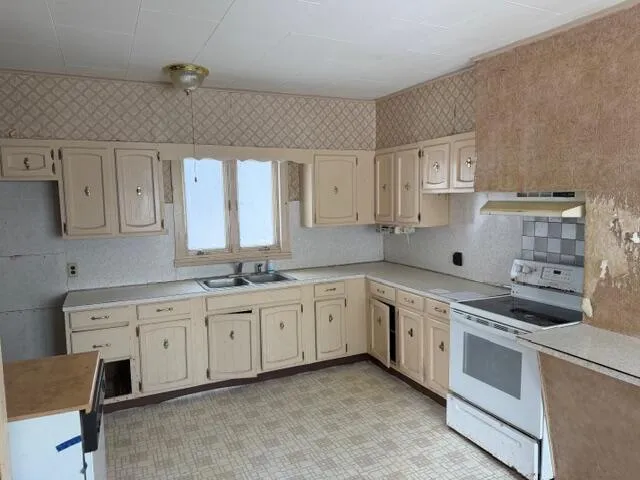 $68,000 | 83 Center Road, Easton, ME 04740