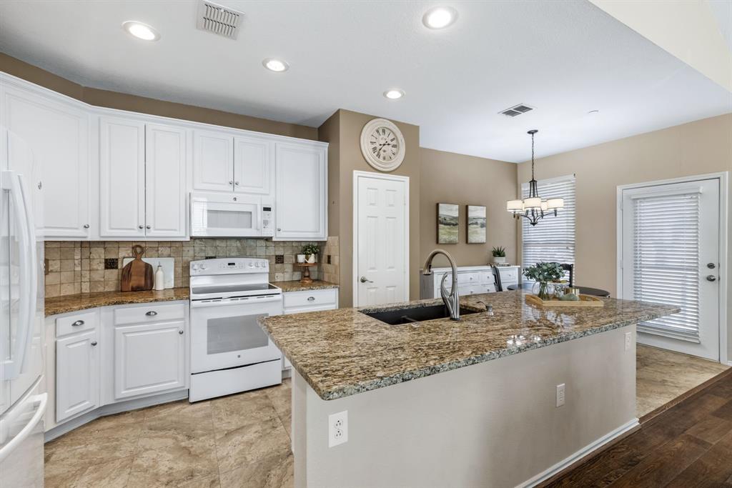 9804 Clocktower Court Plano, TX 75025 - Photo 17 of 23