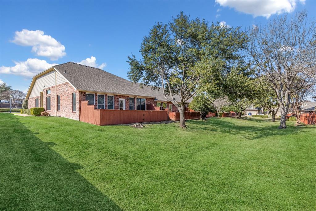 9804 Clocktower Court Plano, TX 75025 - Photo 2 of 23