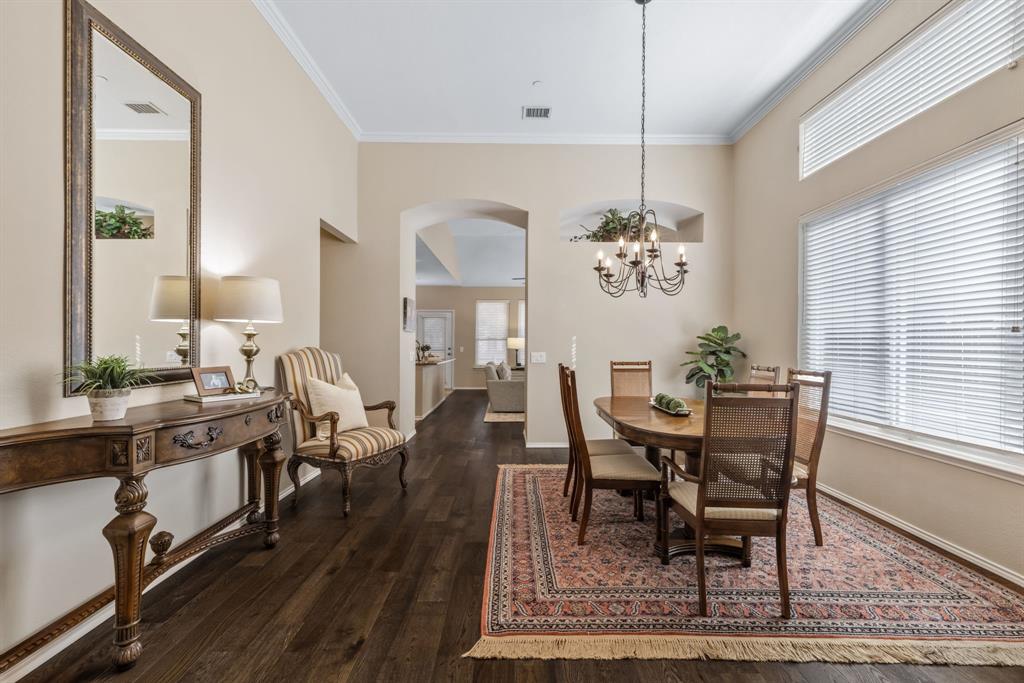 9804 Clocktower Court Plano, TX 75025 - Photo 4 of 23
