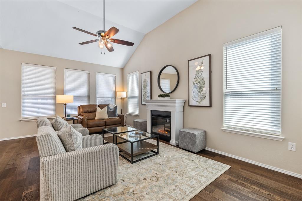 9804 Clocktower Court Plano, TX 75025 - Photo 7 of 23