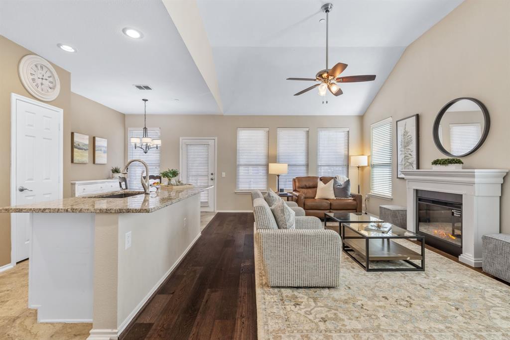 9804 Clocktower Court Plano, TX 75025 - Photo 8 of 23