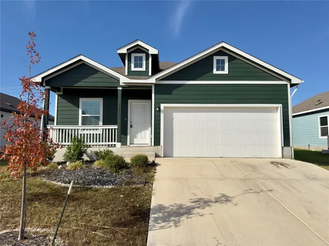 $1,750 | 511 Halfmoon Drive, Lockhart, TX 78644