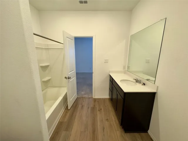 $1,750 | 511 Halfmoon Drive, Lockhart, TX 78644