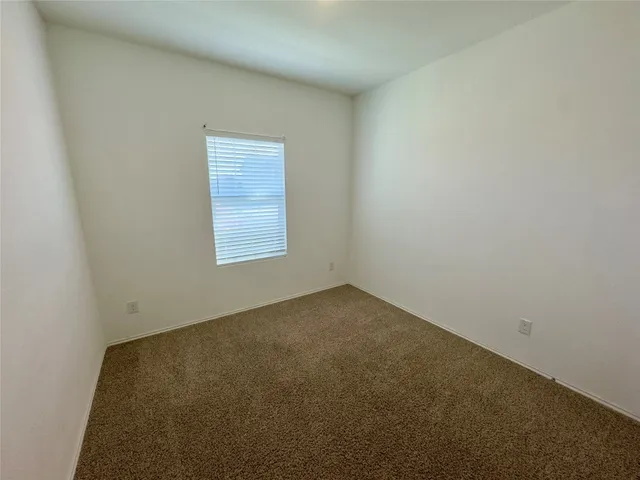 $1,750 | 511 Halfmoon Drive, Lockhart, TX 78644