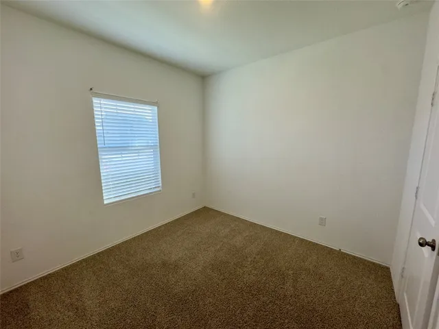 $1,750 | 511 Halfmoon Drive, Lockhart, TX 78644