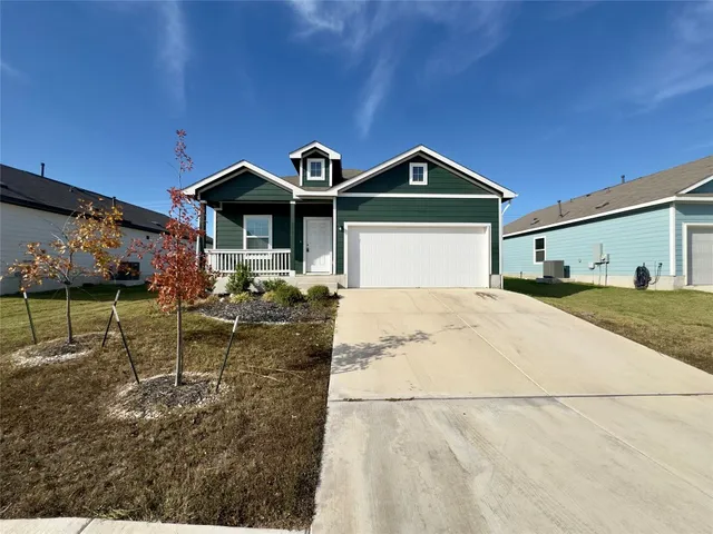 $1,750 | 511 Halfmoon Drive, Lockhart, TX 78644