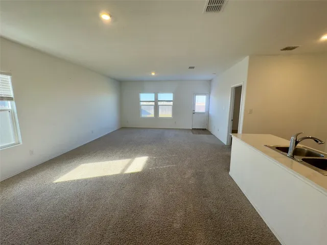 $1,750 | 511 Halfmoon Drive, Lockhart, TX 78644