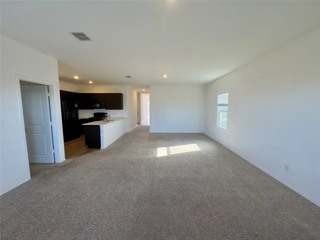 $1,750 | 511 Halfmoon Drive, Lockhart, TX 78644