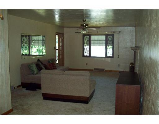 6071 Library Road Bethel Park, PA 15102 - Photo 11 of 14 Living Room.